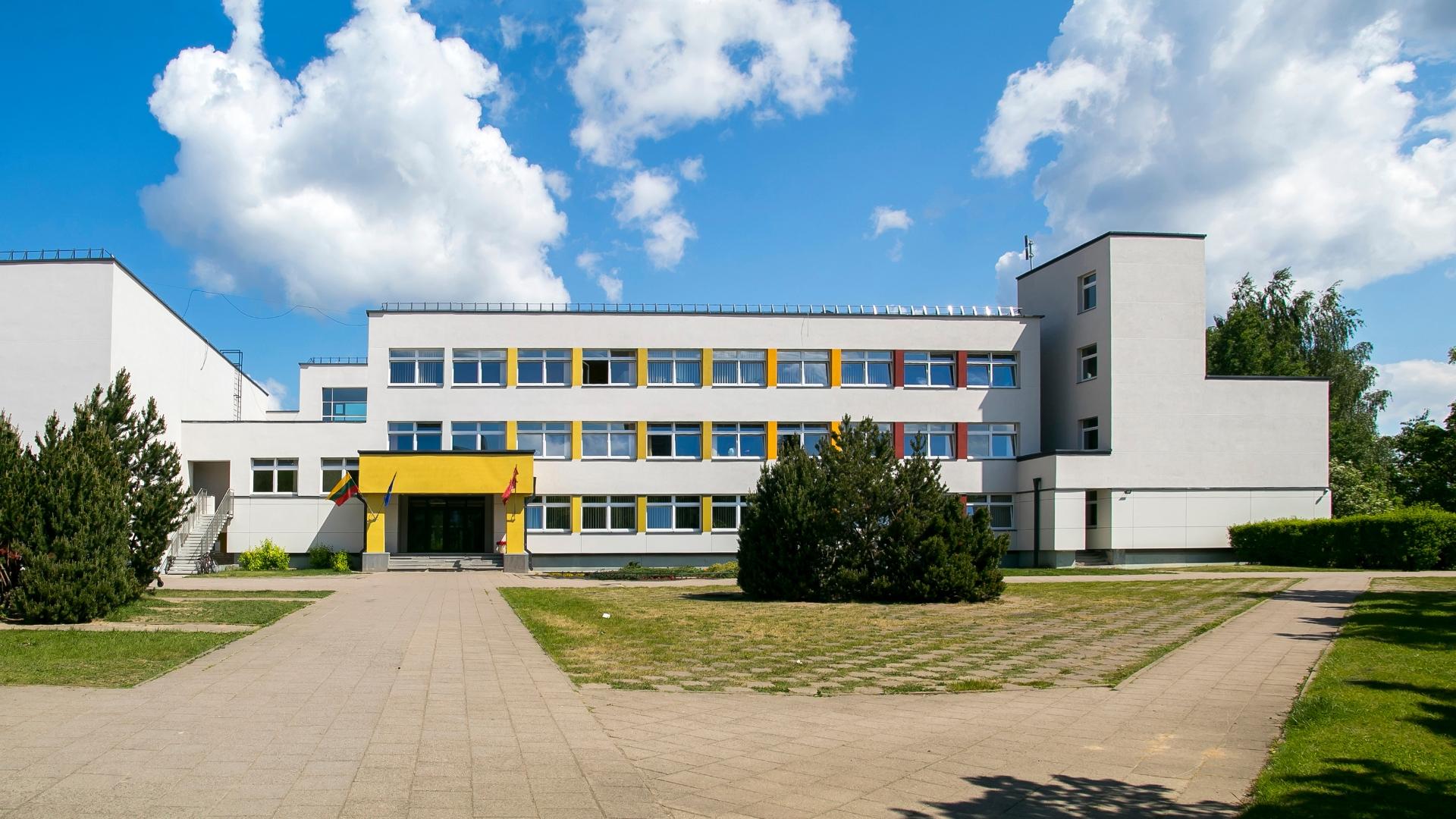 Kolejne szkoły otrzymają środki na wymianę źródeł ciepła i poprawę efektywności energetycznej w ramach Krajowego Planu Odbudowy